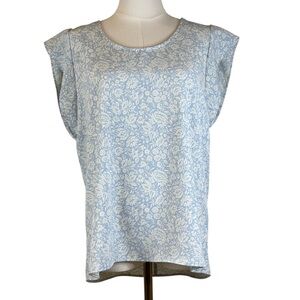Express Blue Floral Sleeveless Blouse Size M – Lightweight & Elegant